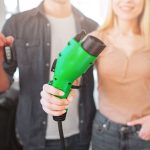 充电桩行业高速发展 一季度新增49.2万台