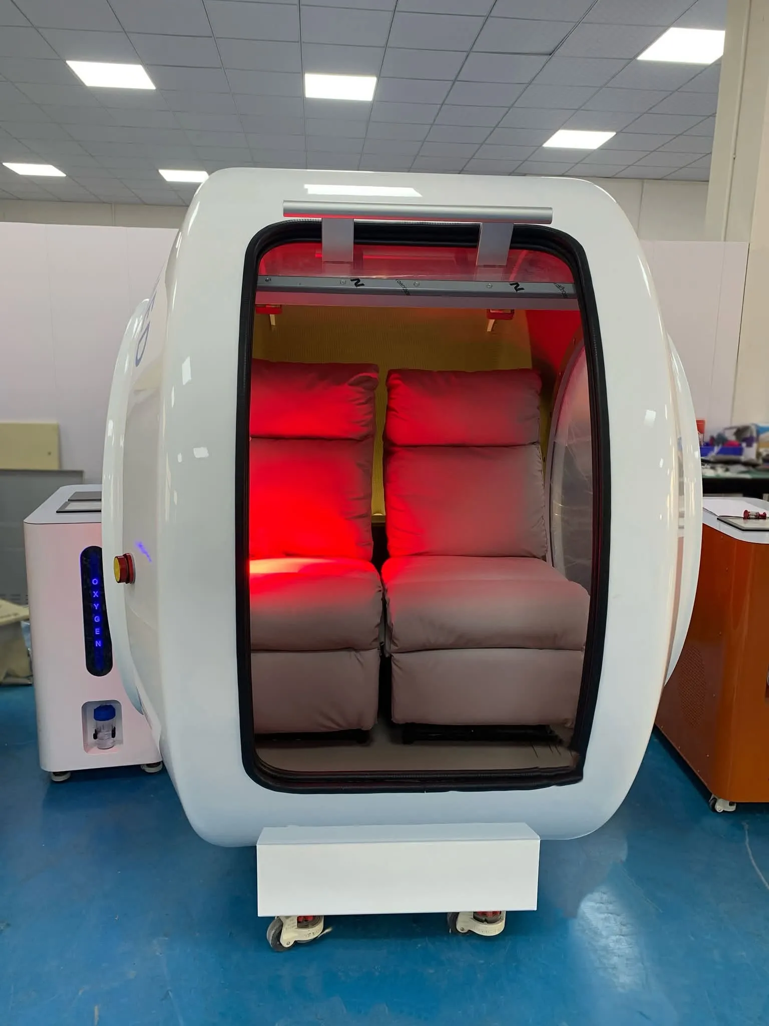 Multi-person chamber in aesthetic wellness center